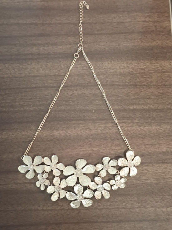 Jewelry - Floral Statement Necklace in Gold Tone